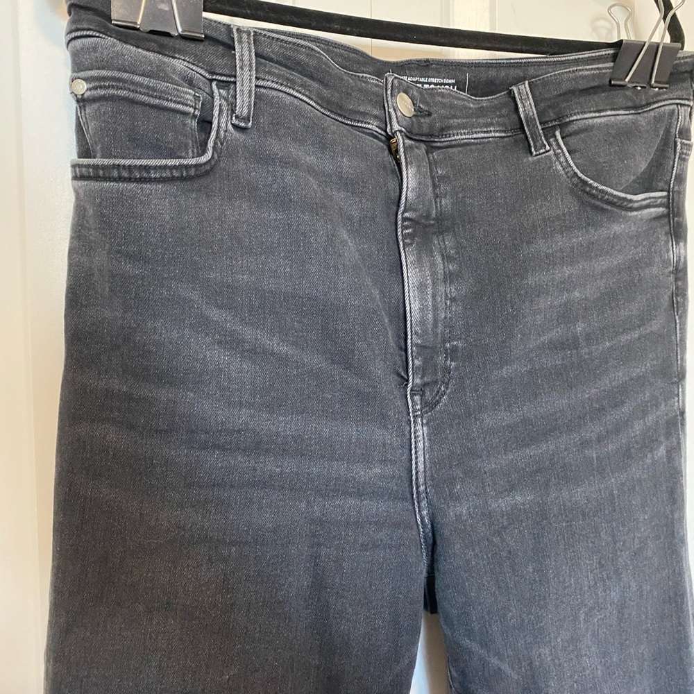 🎉 5/$30 - H&M black skinny jeans